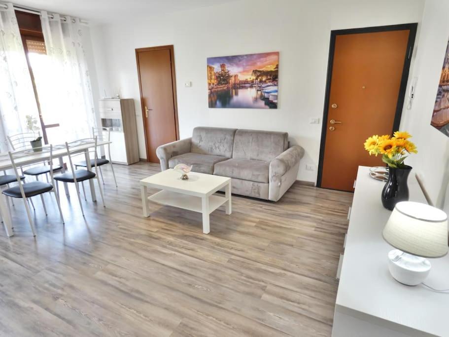 Welcome House Desenzano Center Apartment Desenzano del Garda Exterior photo